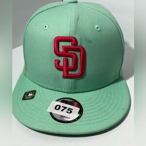 New Era 9FIFTY San Diego Padres Snapback Hat Mint Green Pink Logo Youth blemish